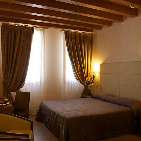 Unahotels Eco Costanza Venezia Hotel