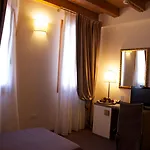 Unahotels Eco Costanza Venezia Hotel