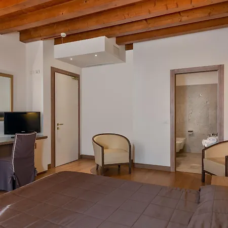 Unahotels Eco Costanza Venezia 3*