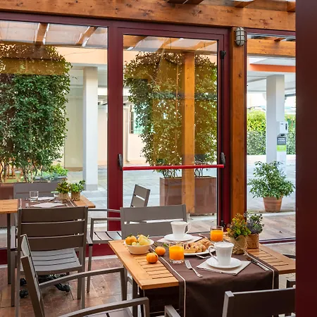Unahotels Eco Costanza Venezia 3*