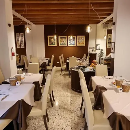 Unahotels Eco Costanza Venezia 3*