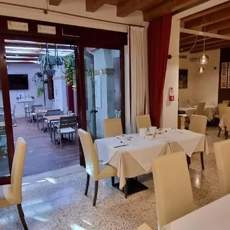 Unahotels Eco Costanza Venezia Hotel 3*