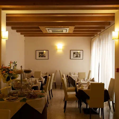 Unahotels Eco Costanza Venezia 3* Mestre